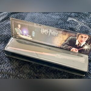 Like NEW Harry Potter Illuminating Wand Light Up Official Wand Working w/ Box
